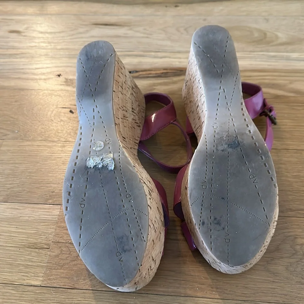 DV dolca vita purple wedge sandals - Picture 4 of 4